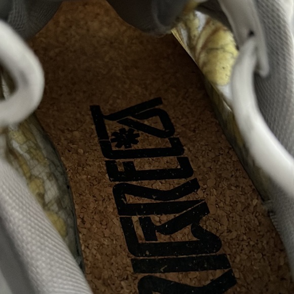 Versace Trigrecca sneaker - Picture 9 of 9